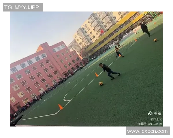 足球球星主题窗帘设计灵感 让你的家充满运动激情与活力